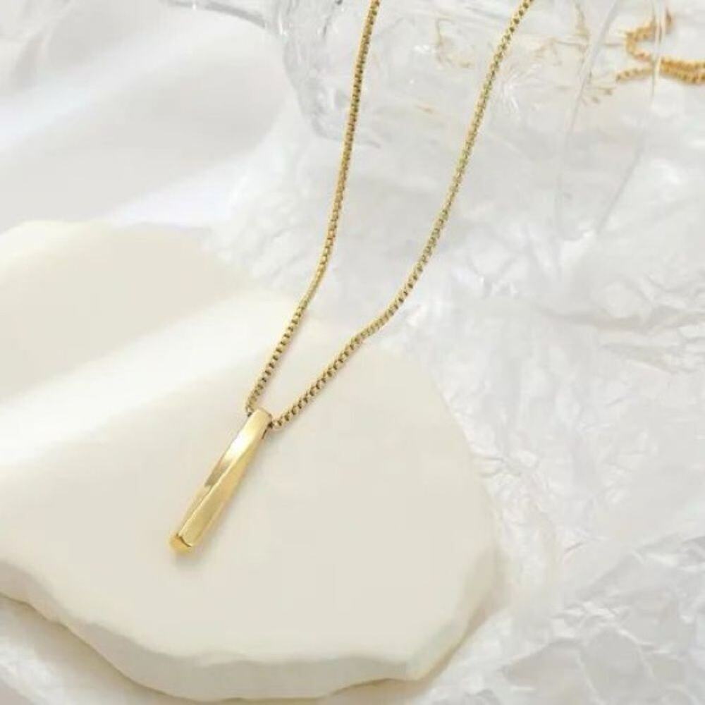 18K Gold Plated Bar Pendant Necklace
